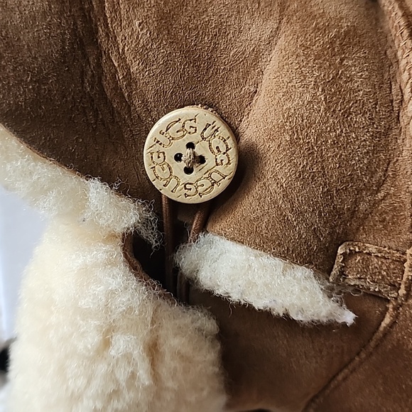 Ugg Bailey Button - Picture 4 of 10